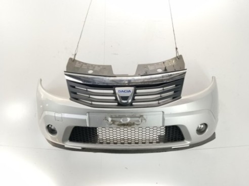 8200526596 PARAGOLPES DEL DACIA SANDERO|Desguaces La Cabaña