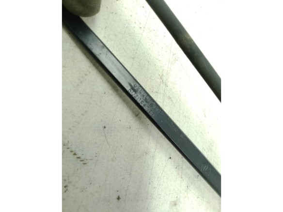 504086799 BRAZO LIMPIAPARABRISAS DEL IZQ IVECO DAILY VI Furgón|Desguaces La Cabaña