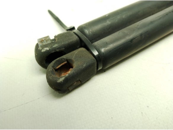 AMORTIGUADOR PORTON / TAPA MALETA PEUGEOT 306 Fastback (7A, 7C, N3, N5)|Desguaces La Cabaña