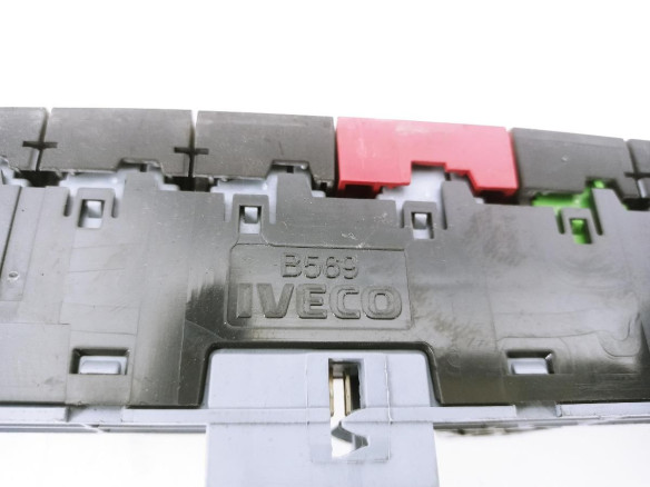 5801655079 INTERRUPTOR WARNING IVECO DAILY VI Caja/Chasis |Desguaces La Cabaña