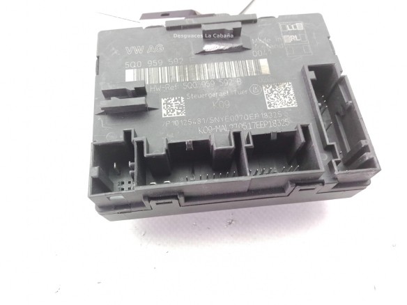 5Q0959592E CENTRALITA PUERTA AUDI A3 Sportback (8VA, 8VF)|Desguaces La Cabaña