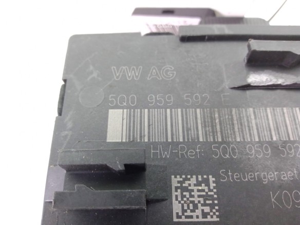 5Q0959592E CENTRALITA PUERTA AUDI A3 Sportback (8VA, 8VF)|Desguaces La Cabaña