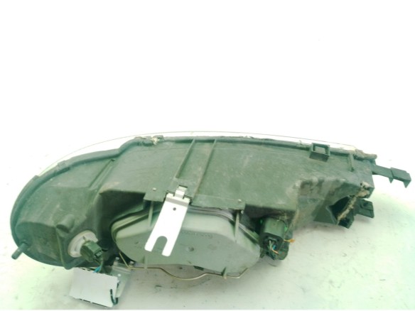 1110515, 0301098228 FARO DERECHO FORD MONDEO II Sedán (BFP)|Desguaces La Cabaña