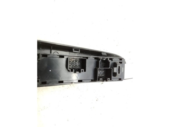   MANDO ELEVALUNAS PUERTA LAT DEL IZQ FORD TRANSIT COURIER Furgón|Desguaces La Cabaña