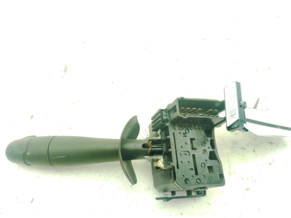 7701050685, 8200070266 MANDO LIMPIAPARABRISAS RENAULT TRAFIC II Autobús (JL)|Desguaces La Cabaña