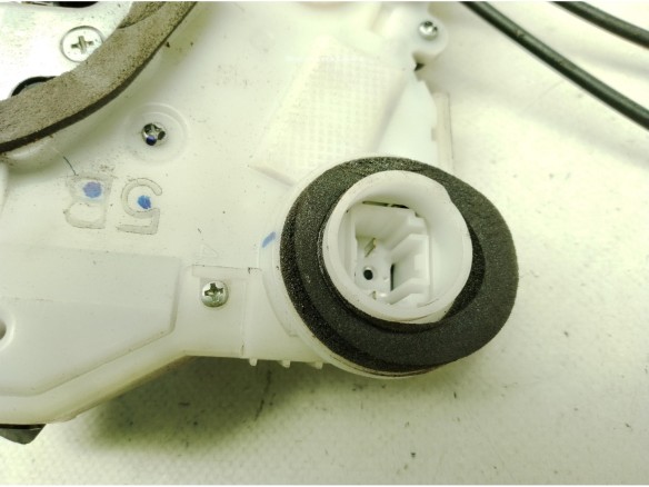 CERRADURA PUERTA LAT DEL DER TOYOTA YARIS (_P13_)|Desguaces La Cabaña