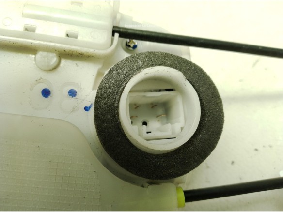 CERRADURA PUERTA LAT TRA DER TOYOTA YARIS (_P13_)|Desguaces La Cabaña