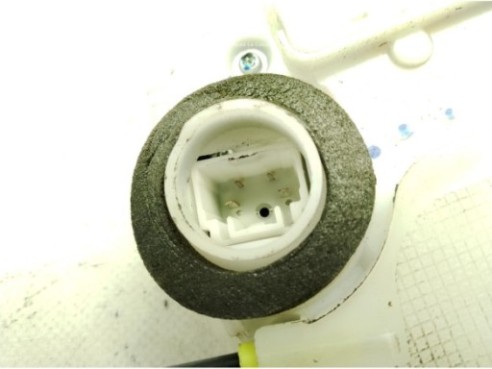 CERRADURA PUERTA LAT TRA IZQ TOYOTA YARIS (_P13_)|Desguaces La Cabaña