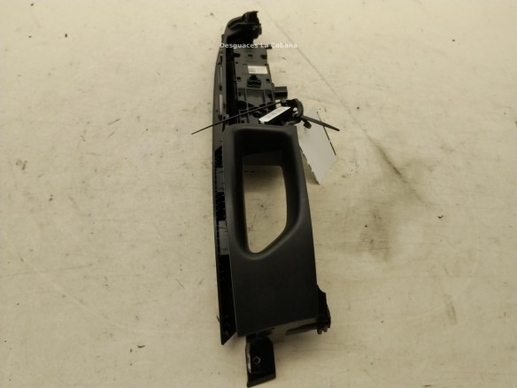   MANDO ELEVALUNAS PUERTA LAT DEL IZQ FORD FOCUS IV (HN)|Desguaces La Cabaña