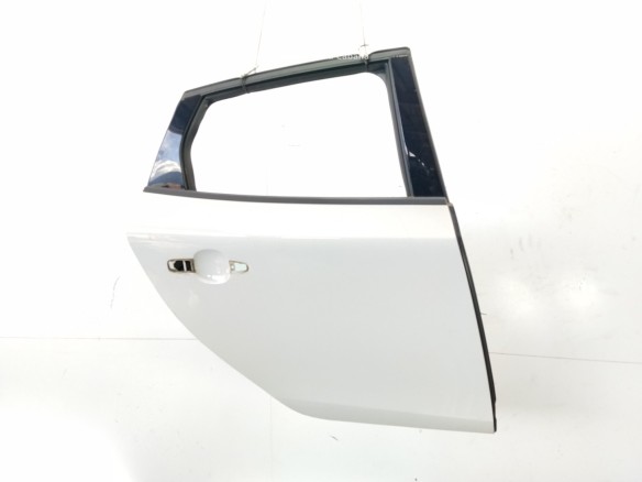 32351000 PUERTA LAT TRA DER VOLVO V40 Fastback (525, 526)|Desguaces La Cabaña