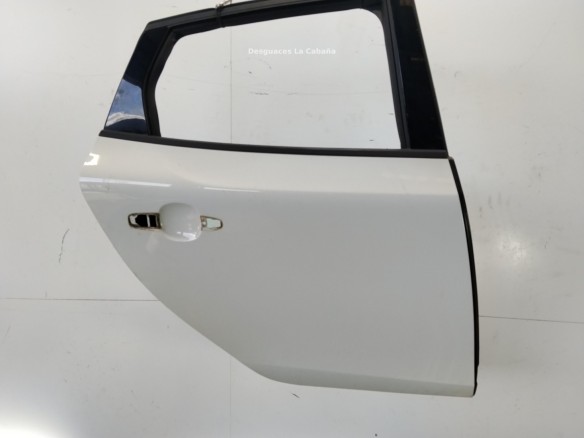 32351000 PUERTA LAT TRA DER VOLVO V40 Fastback (525, 526)|Desguaces La Cabaña