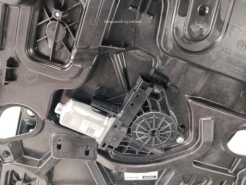 31301556 ELEVALUNAS PUERTA LAT DEL DER VOLVO V40 Fastback (525, 526)|Desguaces La Cabaña