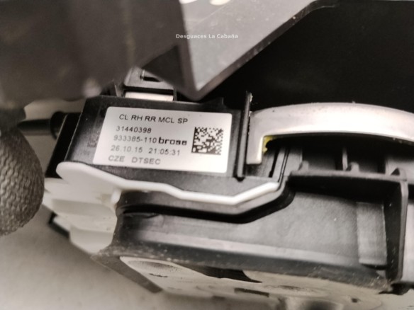 31440398 CERRADURA PUERTA LAT TRA DER VOLVO V40 Fastback (525, 526)|Desguaces La Cabaña