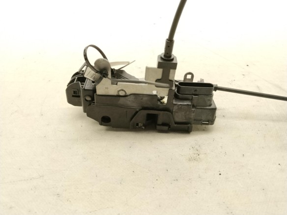 31440390 CERRADURA PUERTA LAT DEL DER VOLVO V40 Fastback (525, 526)|Desguaces La Cabaña