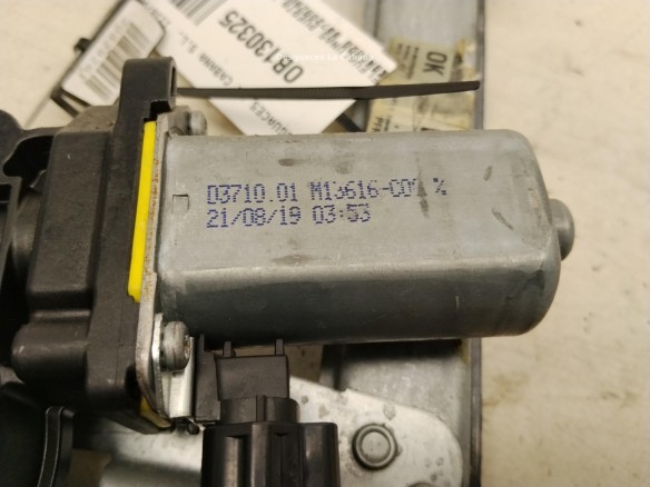 807209299R ELEVALUNAS PUERTA LAT DEL DER DACIA SANDERO II|Desguaces La Cabaña