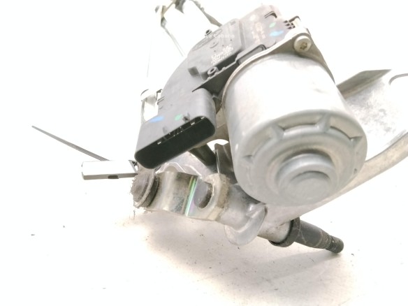 2479685 MOTOR LIMPIAPARABRISAS DEL FORD FOCUS IV (HN)|Desguaces La Cabaña