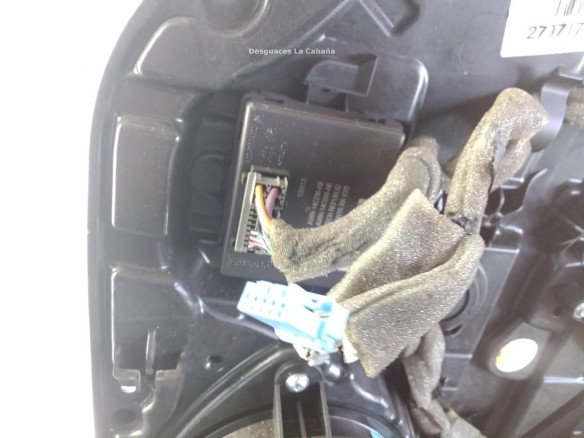 ELEVALUNAS PUERTA LAT TRA DER VOLVO V40 Fastback (525, 526) |Desguaces La Cabaña