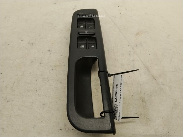   MANDO ELEVALUNAS PUERTA LAT DEL IZQ SKODA OCTAVIA I Combi (1U5)|Desguaces La Cabaña