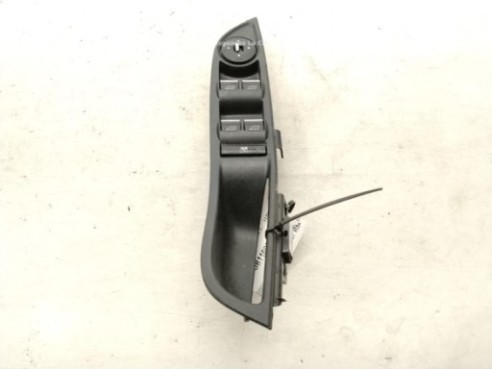 2029540 MANDO ELEVALUNAS PUERTA LAT DEL IZQ FORD FOCUS III|Desguaces La Cabaña