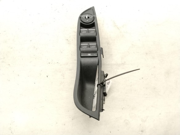 2029540 MANDO ELEVALUNAS PUERTA LAT DEL IZQ FORD FOCUS III|Desguaces La Cabaña