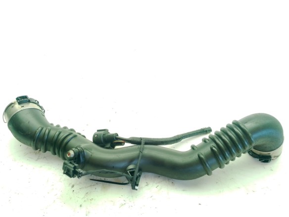 282562U000 TUBO DE INTERCOOLER A ADMISION KIA CEED Sportswagon (CD)|Desguaces La Cabaña