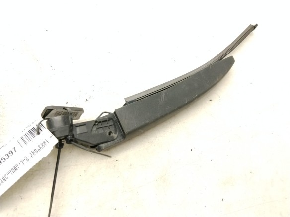 2206245 BRAZO LIMPIAPARABRISAS TRA PORTÓN FORD FOCUS IV (HN)|Desguaces La Cabaña
