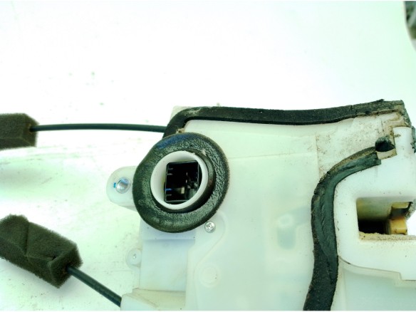 72610TM8A01 CERRADURA PUERTA LAT TRA DER HONDA INSIGHT (ZE_)|Desguaces La Cabaña