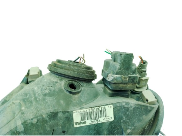 260104030R FARO DERECHO RENAULT CLIO II (BB_, CB_)|Desguaces La Cabaña