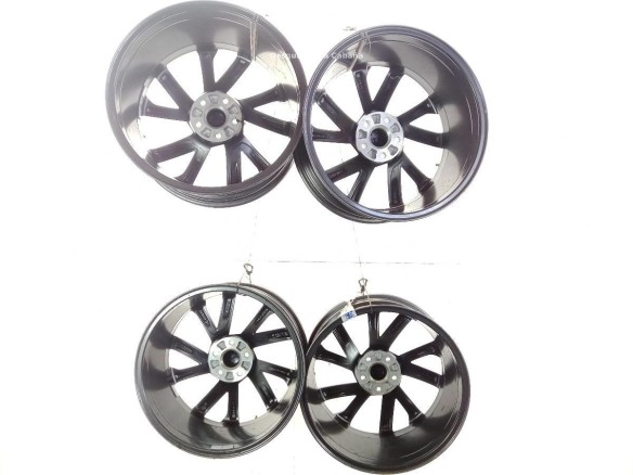 3V0601025AP KIT LLANTAS ALUMINIO SKODA SUPERB III Ranchera familiar (3V5) |Desguaces La Cabaña