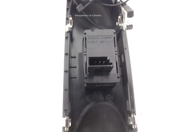 15979800 MANDO ELEVALUNAS PUERTA LAT DEL DER BMW X1 (E84) |Desguaces La Cabaña