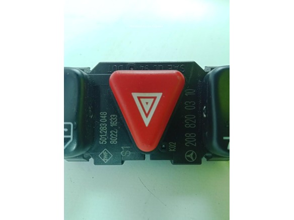 SinValor INTERRUPTOR WARNING MERCEDES BENZ CLK (C208) |Desguaces La Cabaña