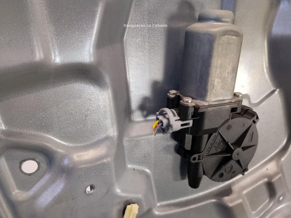   ELEVALUNAS PUERTA LAT DEL DER NISSAN PRIMERA Hatchback (P12)|Desguaces La Cabaña
