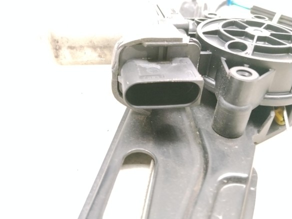 51337281882 ELEVALUNAS PUERTA LAT DEL DER BMW 1 (F20)|Desguaces La Cabaña