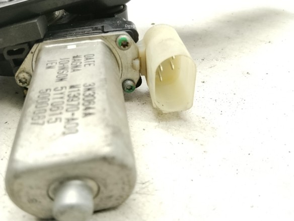 51357281884 ELEVALUNAS PUERTA LAT TRA DER BMW 1 (F20)|Desguaces La Cabaña