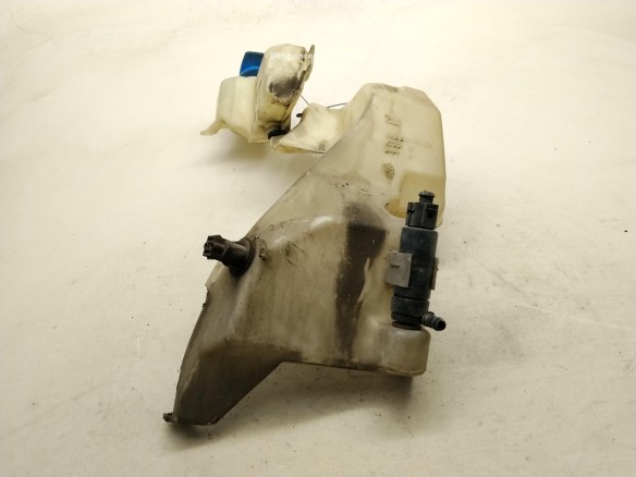 8E0955453AQ BOTE LIMPIAPARABRISAS AUDI A4 Descapotable (8H7, B6, 8HE, B7)|Desguaces La Cabaña