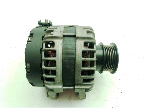 31419101 ALTERNADOR VOLVO V40 Fastback (525, 526)|Desguaces La Cabaña