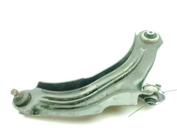 545046162R BRAZO SUSPENSION DEL DER INF RENAULT CLIO IV (BH_)|Desguaces La Cabaña