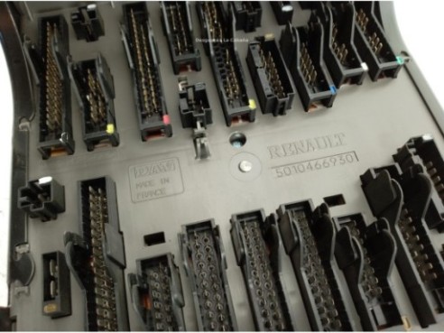 5010466930 CAJA FUSIBLES INTERIOR (BSI) RENAULT Premium|Desguaces La Cabaña