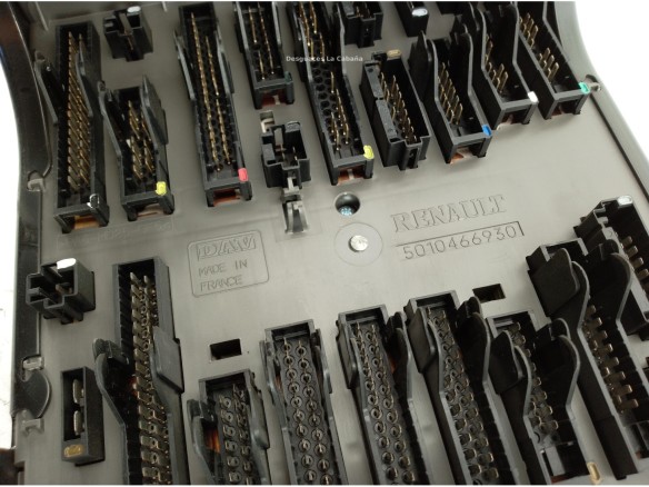 5010466930 CAJA FUSIBLES INTERIOR (BSI) RENAULT Premium|Desguaces La Cabaña