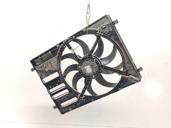 2213993 ELECTROVENTILADOR FORD FOCUS IV (HN)|Desguaces La Cabaña