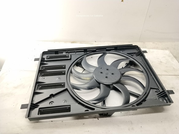 2213993 ELECTROVENTILADOR FORD FOCUS IV (HN)|Desguaces La Cabaña