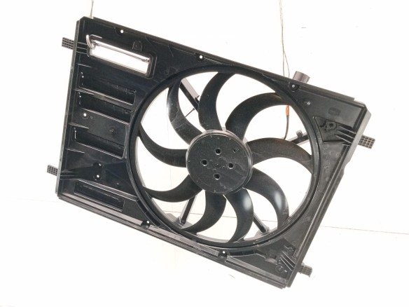 2213993 ELECTROVENTILADOR FORD FOCUS IV (HN)|Desguaces La Cabaña