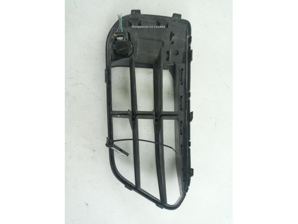 390110027 REJILLA PARAGOLPES DEL IZQ BMW X1 (F48) |Desguaces La Cabaña