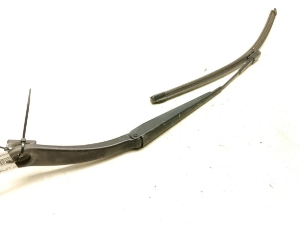 A1768203400 BRAZO LIMPIAPARABRISAS DEL IZQ MERCEDES BENZ CLASE A (W176)|Desguaces La Cabaña