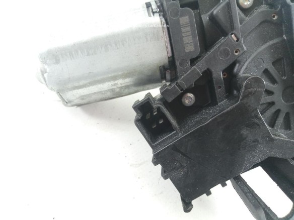MOTOR LIMPIAPARABRISAS TRA TOYOTA YARIS (_P9_) |Desguaces La Cabaña