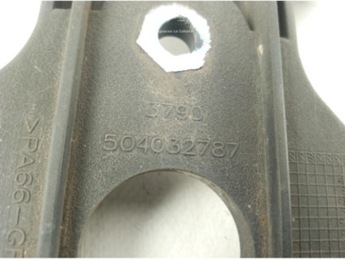 504032787 BISAGRA CAPO DER  IVECO EuroCargo|Desguaces La Cabaña