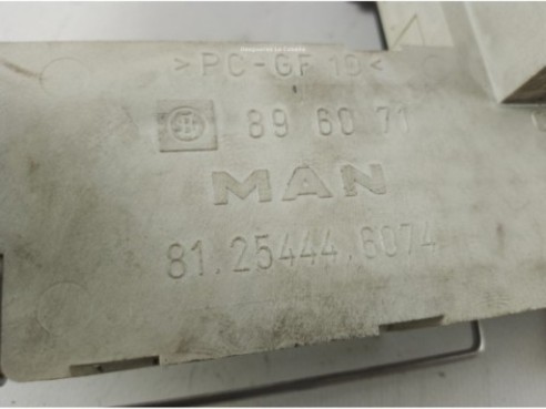 81254446074 CAJA FUSIBLES INTERIOR (BSI)  MAN TGL|Desguaces La Cabaña