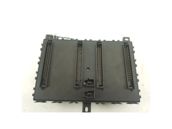 1895428 526741F01 CAJA FUSIBLES INTERIOR (BSI)  DAF XF 105|Desguaces La Cabaña