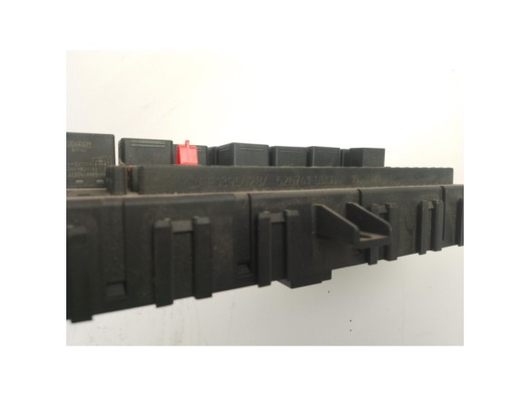 1895428 526741F01 CAJA FUSIBLES INTERIOR (BSI)  DAF XF 105|Desguaces La Cabaña