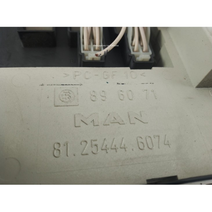 81254446074 CAJA FUSIBLES INTERIOR (BSI)  MAN TGL|Desguaces La Cabaña